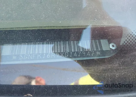 1999 Chevrolet Suburban 1500 Lt from USA, damaged, VIN 3GNFK16R9XG147947